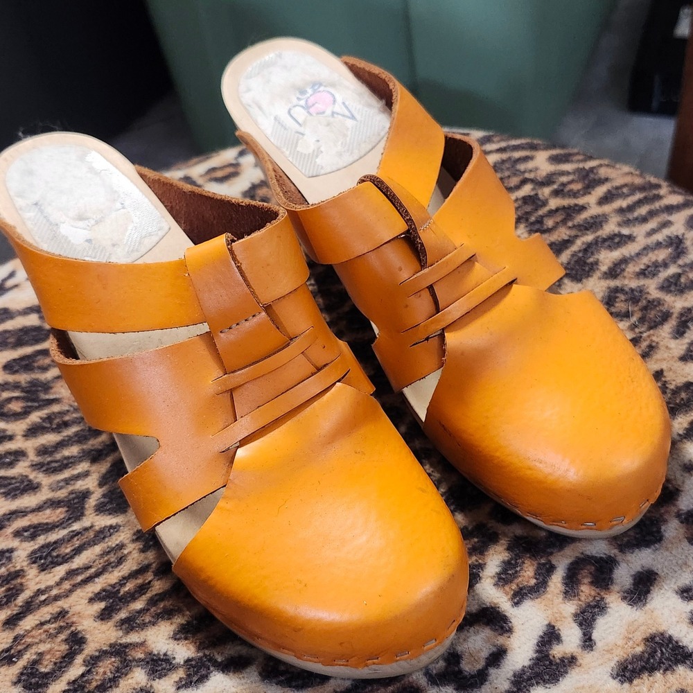 Maguba of Sweden Leather Wooden Clogs Orange Strappy Mules Size 39
